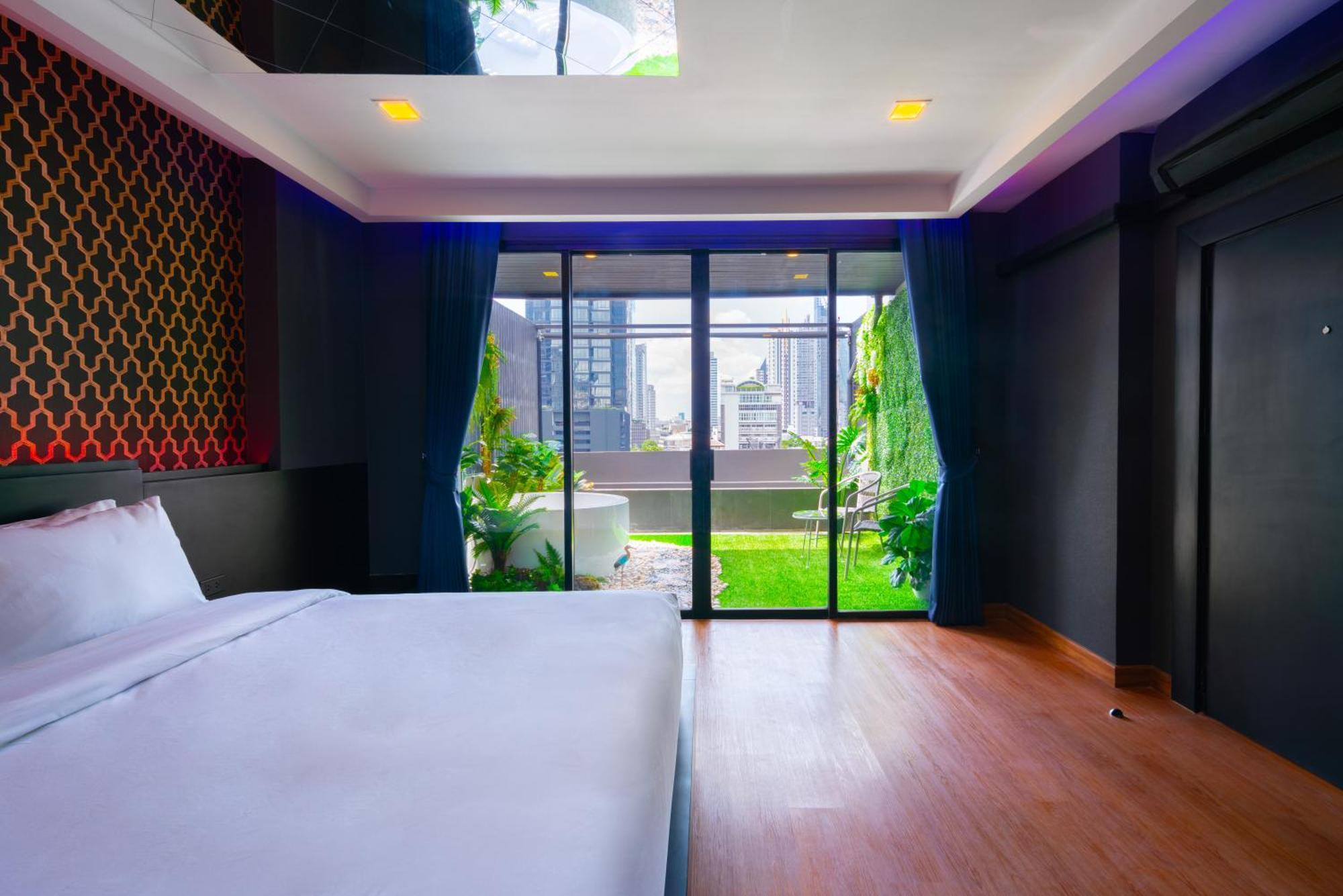 G Boutique Silom Hotel Bangkok Exterior photo