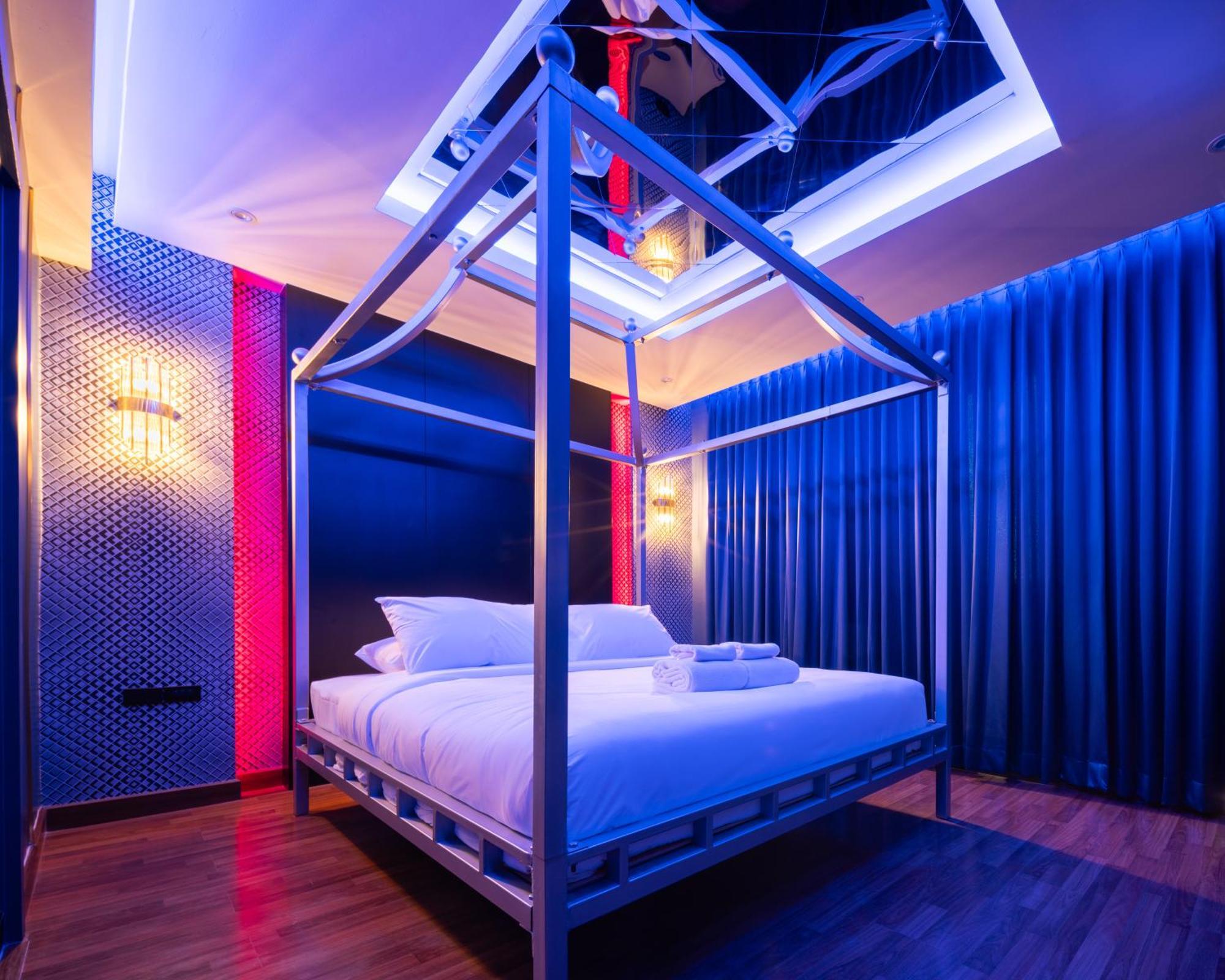 G Boutique Silom Hotel Bangkok Exterior photo